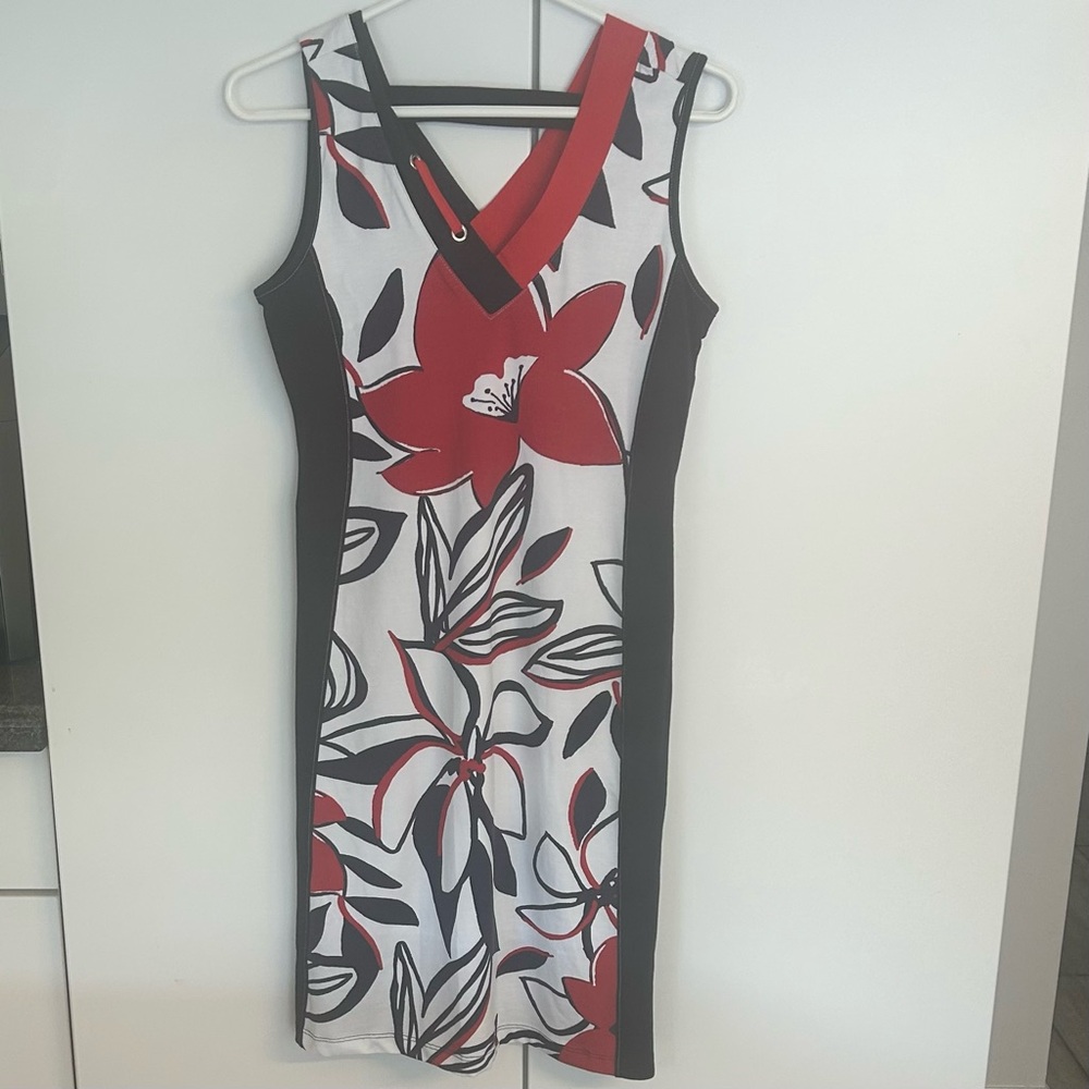 Dolcezza Chic Floral V-Neck Dress in Navy, Red &White   Size XS - Picture 3 of 12